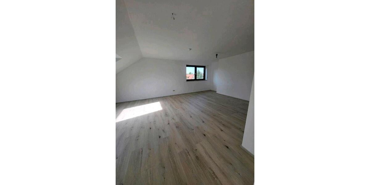 Dachgeschoßwohnung Nürnberg Gibitzenhof - 3.5 Zimmer, 100 m&sup2;, 900&euro; | Angebot:26416477