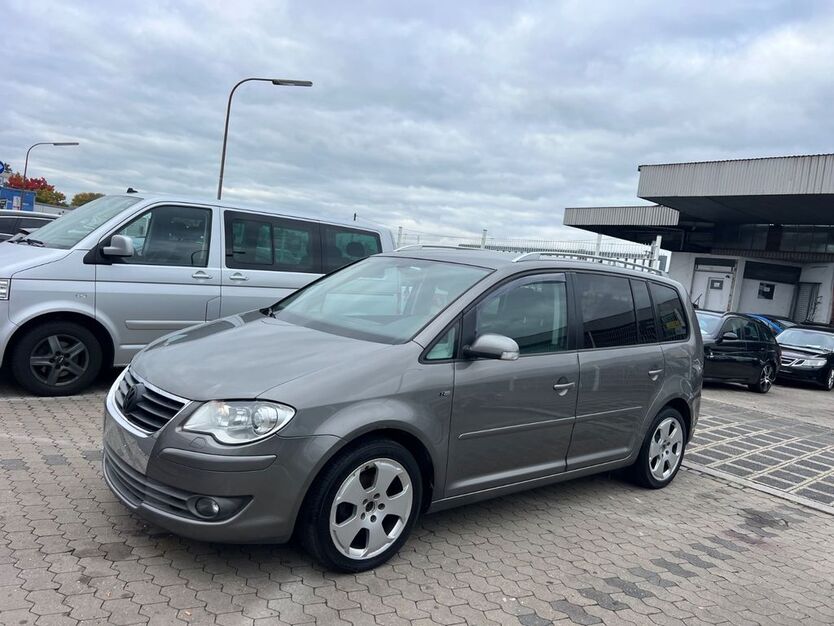 VW Touran 283.344 km 1.899 € Nürnberg 90439