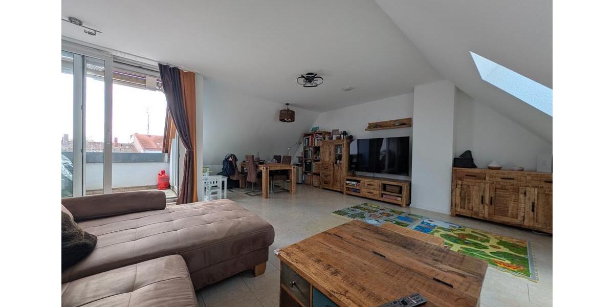 Dachgeschoßwohnung Nürnberg Hasenbuck - 3 Zimmer, 102 m&sup2;, 385.000&euro; | Angebot:26507168