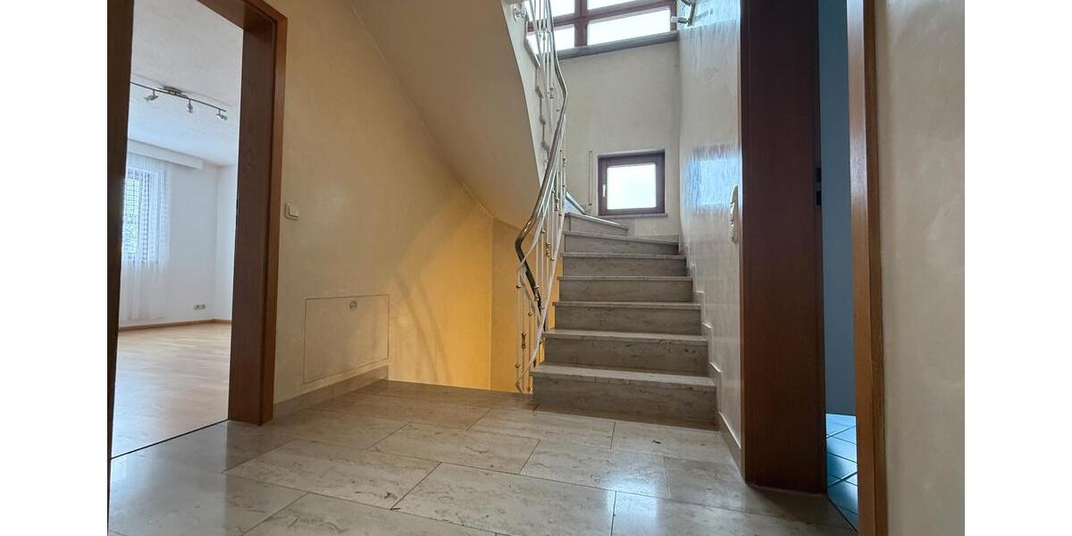 Einfamilienhaus Nürnberg Holzheim - 6 Zimmer, 200 m&sup2;, 2.100&euro; | Angebot:25414509