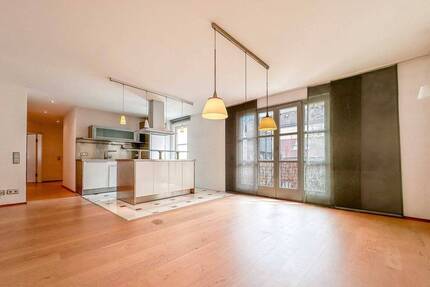 Wohnung Nürnberg Sebald - 3 Zimmer, 100 m&sup2;, 449.000&euro; | Angebot:26569771
