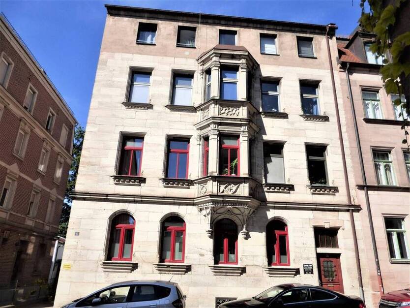 ALTBAU-LIEBHABER AUFGEPASST! Hübsche, urgemütliche 2-Zimmer-Wohnung im 1. OG mit Wannenbad und Einbauküche nördlich des Wöhrder Sees.
