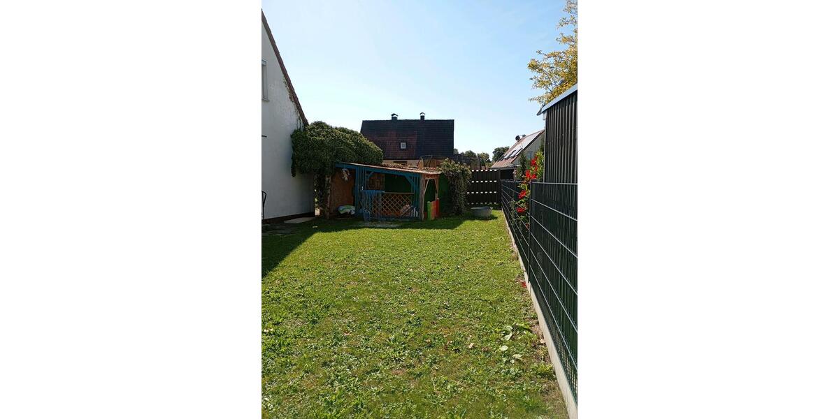 Baugrundstück mit kernsanierungsbedürftigem Einfamilienhaus zimmer