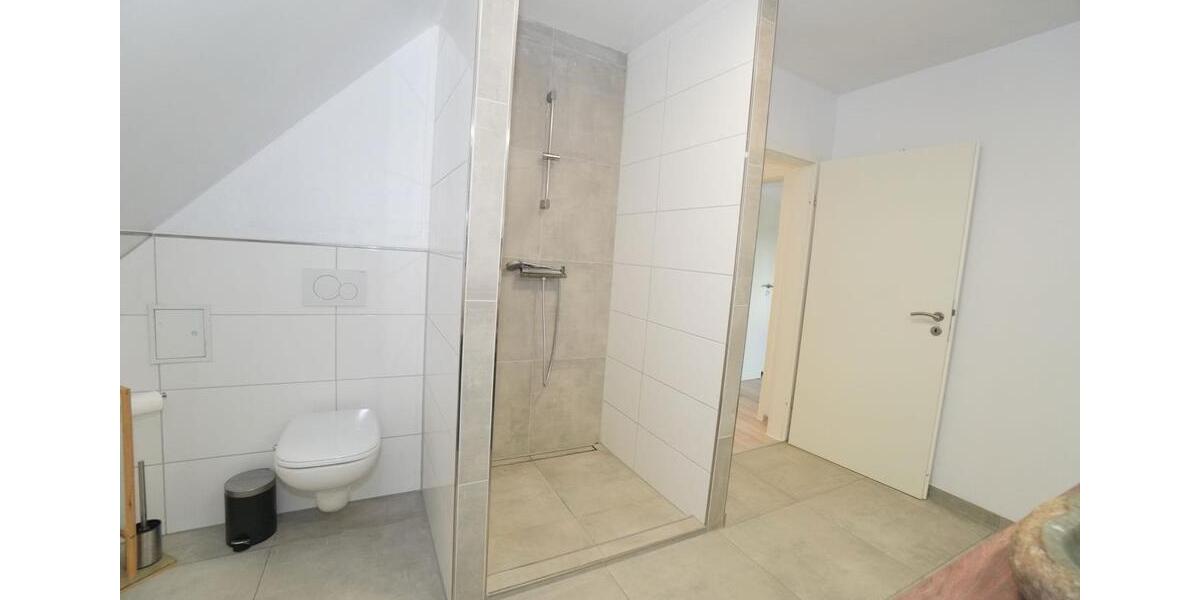 Dachgeschoßwohnung Nürnberg Gleißhammer - 2 Zimmer, 80 m&sup2;, 1.300&euro; | Angebot:26131707