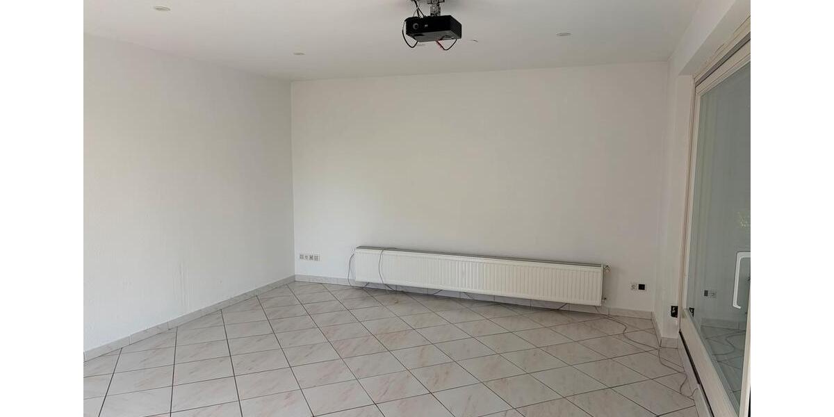 Etagenwohnung Nürnberg Eibach - 3 Zimmer, 100 m&sup2;, 1.000&euro; | Angebot:27598956