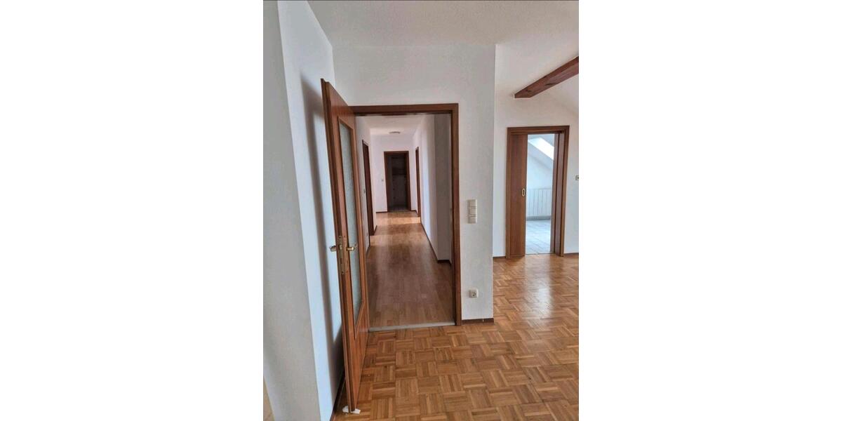 Dachgeschoßwohnung Petersaurach - 3.5 Zimmer, 100 m&sup2;, 960&euro; | Angebot:24820412