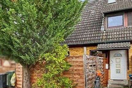 Haus zum Kaufen in Erlangen 430.000 € 119.51 m² 5 zimmer