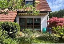 Ruhig + grün! Rednitzhembach! Gepflegte DHH mit Carport!