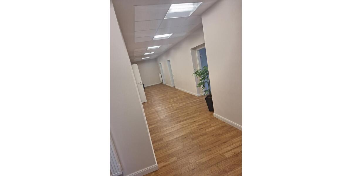 Moderne Gewerbefläche am HBF Fürth - Büro Lager Praxis Kanzlei zimmer