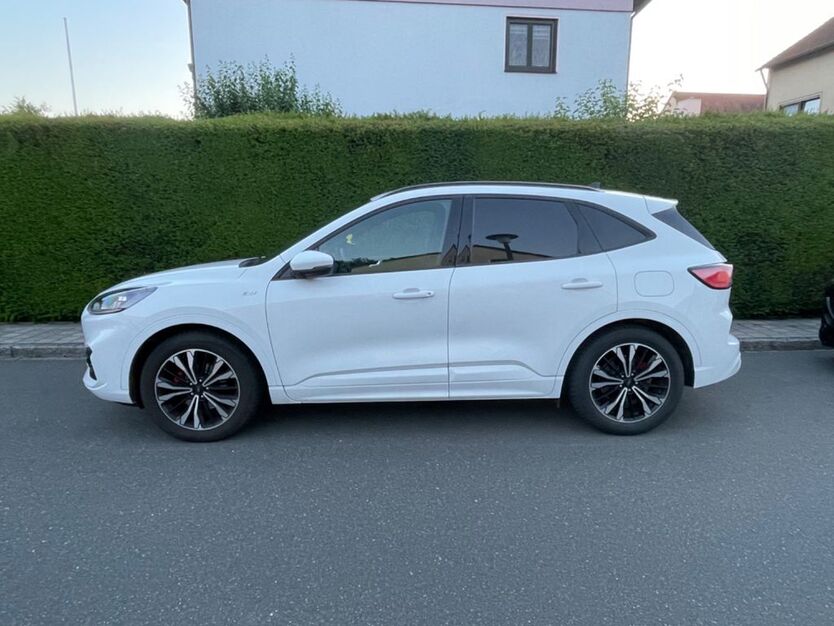Ford Kuga 62.000 km 19.990 € Obermichelbach 90587