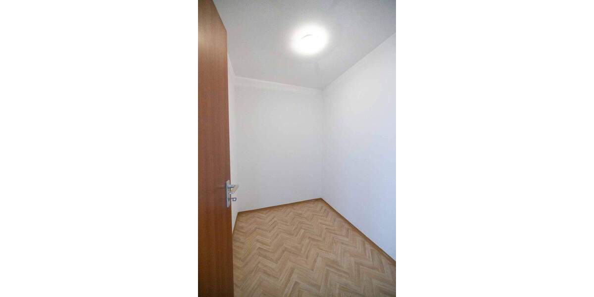 Etagenwohnung Erlangen Alterlangen - 2 Zimmer, 73 m&sup2;, 199.000&euro; | Angebot:25704361