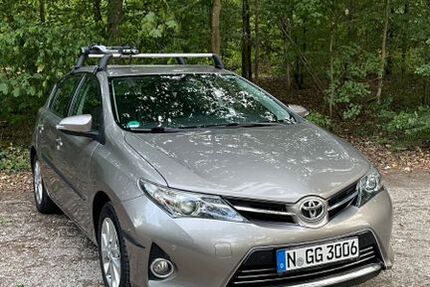 Toyota Auris 97.000 km 11.250 &euro; Nürnberg 90473