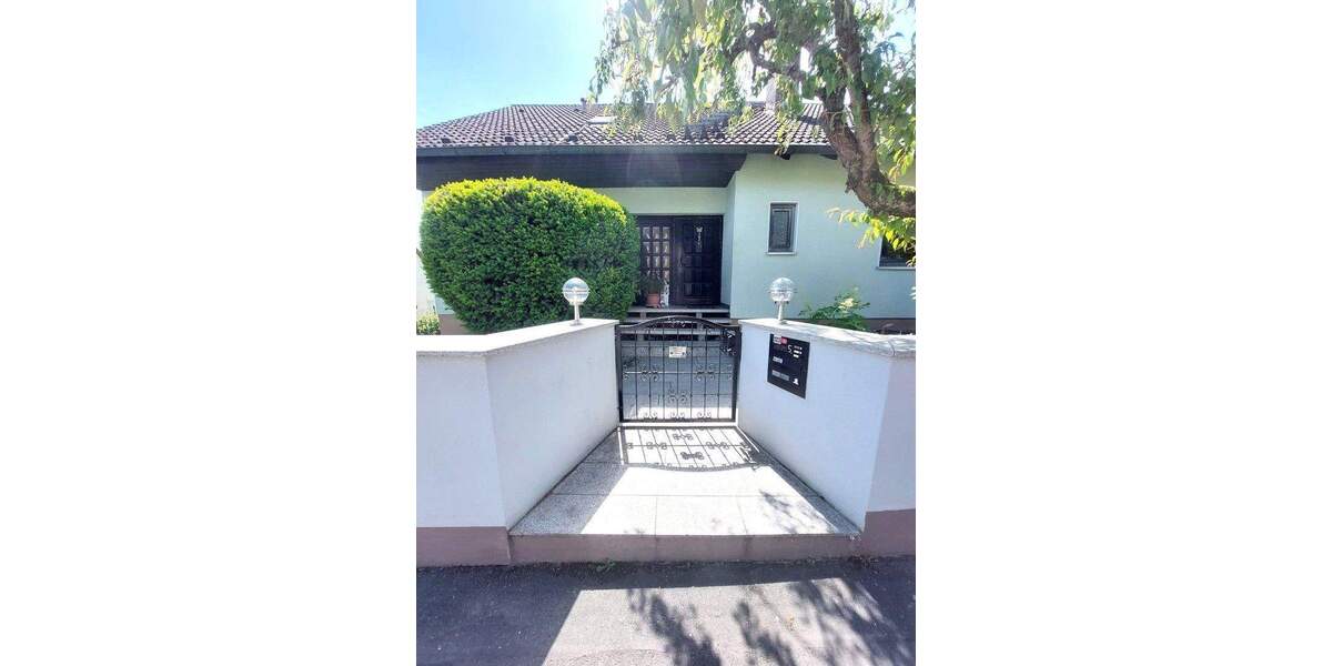 Mehrfamilienhaus, Wohnhaus Cadolzburg - 9 Zimmer, 245 m&sup2;, 659.000&euro; | Angebot:25654284