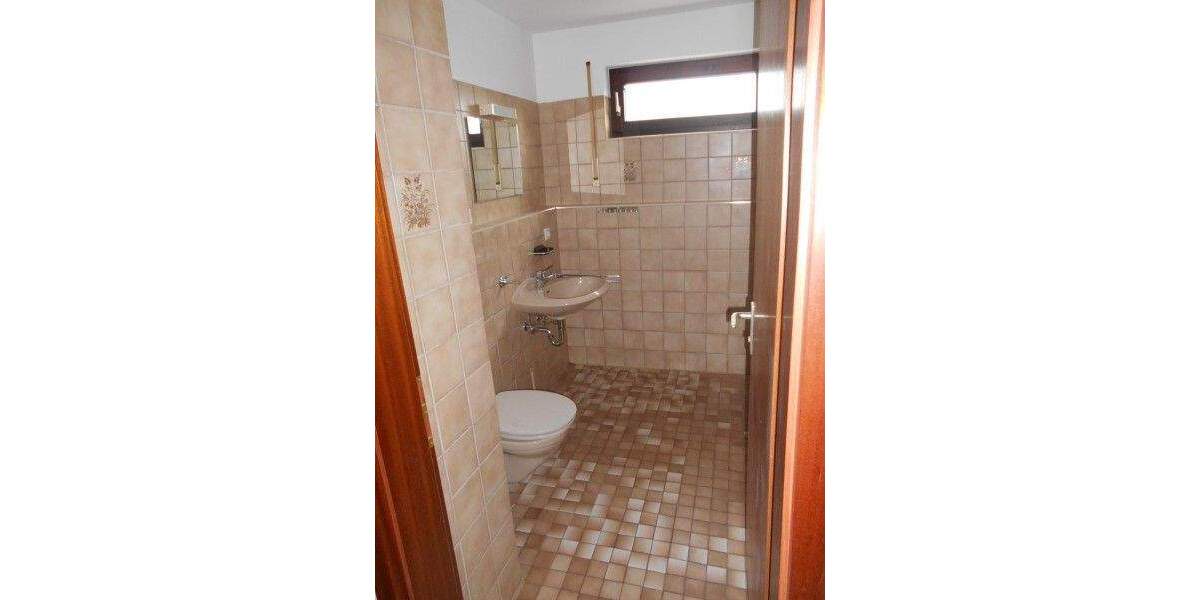 VERMIETETE 2 ZIMMERWOHNUNG - BALKON - EINBAUKÜCHE - LIFT - 2. OG - N-WÖHRD 2 zimmer