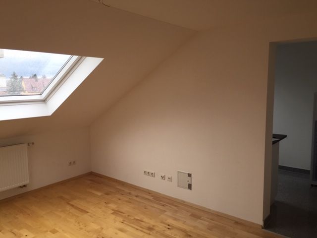 N-Katzwang: Gehobene 2-Zimmer-DG-Wohnung (u.a. mit Parkett, Granit, hell usw.) Top! von Privat - 2- Nürnberg Katzwang | Angebot:25960401