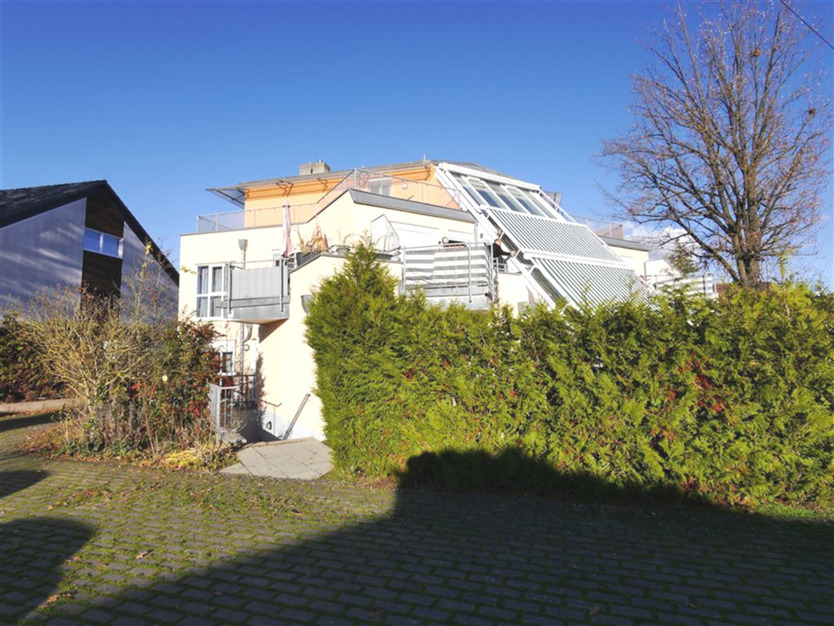 Erstbezug nach Renovierung - Helle Wohnung im EG mit Terrasse, ruhig gelegen und mit Stellplatz!