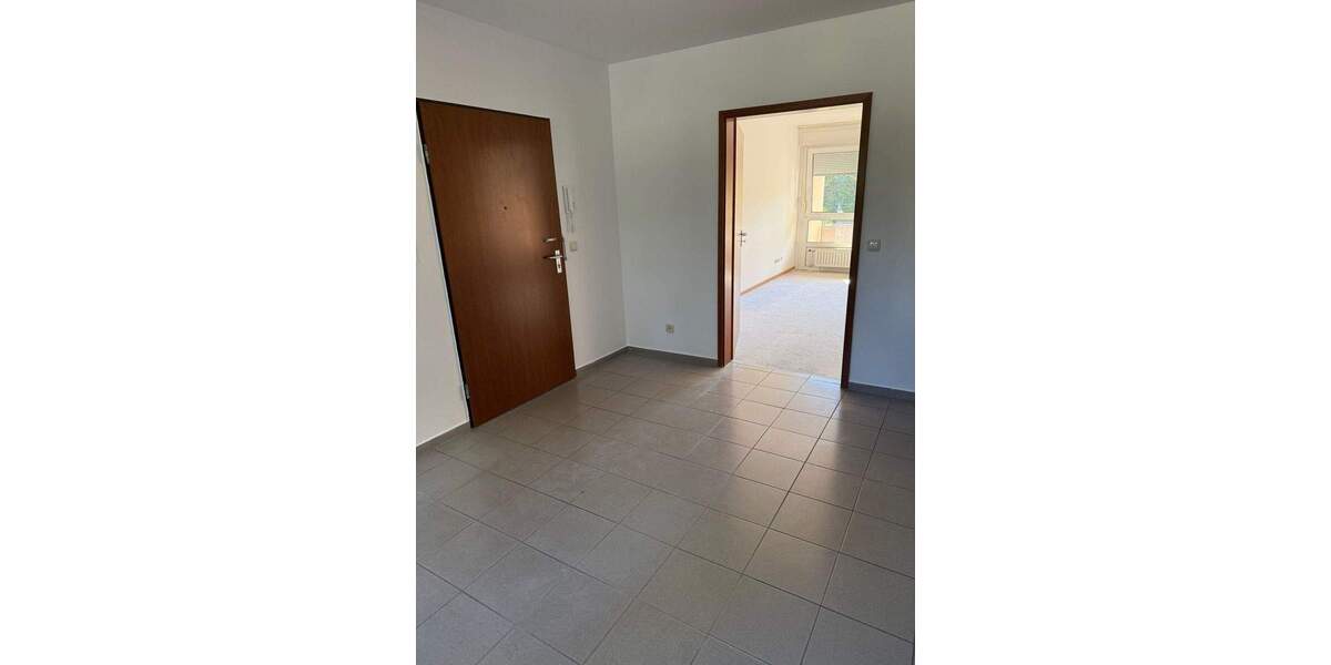 großzügige, helle 4 ZW mit großer Südloggia, Gaste-WC Abstellraum und Tiefgarage 4 zimmer