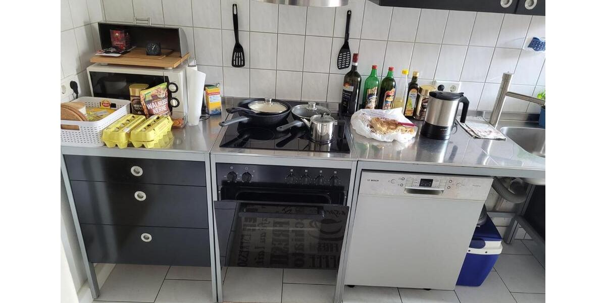 Helle, modernisierte 2-Zimmer-Wohnung mit Balkon – Zentrale Lage 2 zimmer