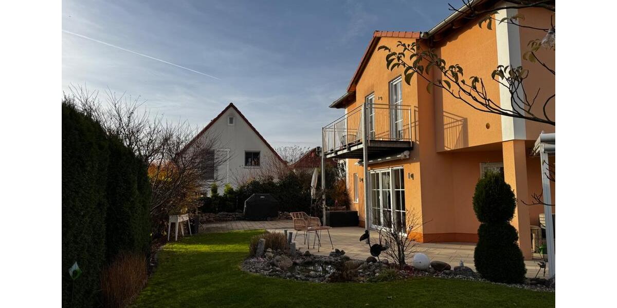 Einfamilienhaus Roth - 4 Zimmer, 134 m&sup2;, 1.750&euro; | Angebot:25853603