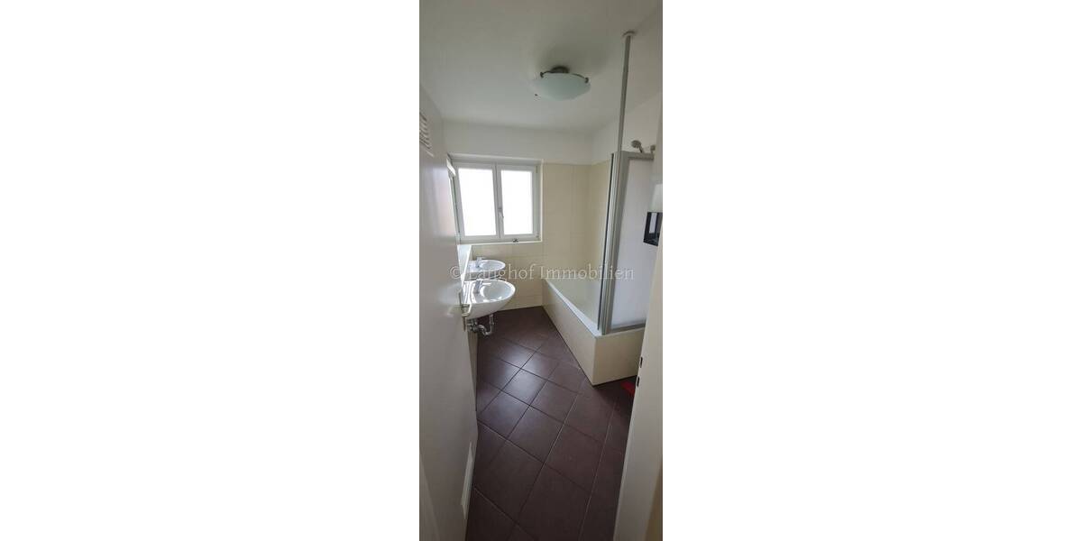 Etagenwohnung Nürnberg St Johannis - 4 Zimmer, 108 m&sup2;, 1.080&euro; | Angebot:26930313