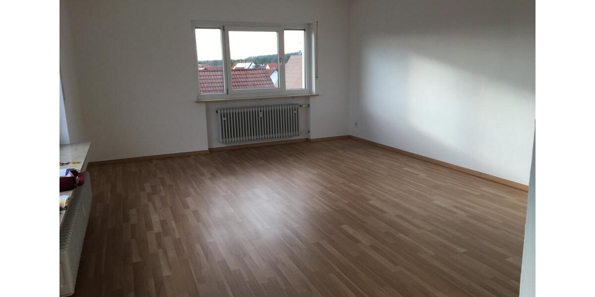 Helle 3-Zi-Wohnung mit Loggia in zentraler Lage von Wendelstein zimmer