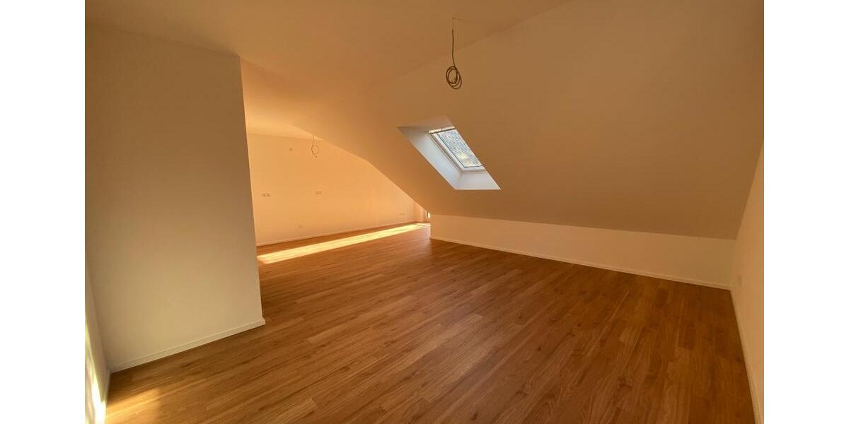 Dachgeschoßwohnung Erlangen Bruck - 2 Zimmer, 59 m&sup2;, 1.000&euro; | Angebot:26413568