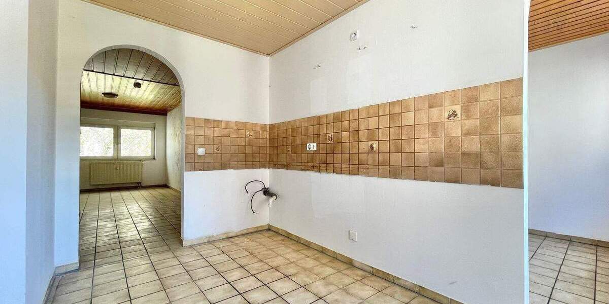 Frei ab sofort: Fürth, helle 4-ZW, 52m², im 2.OG mit Aufzug 4 zimmer