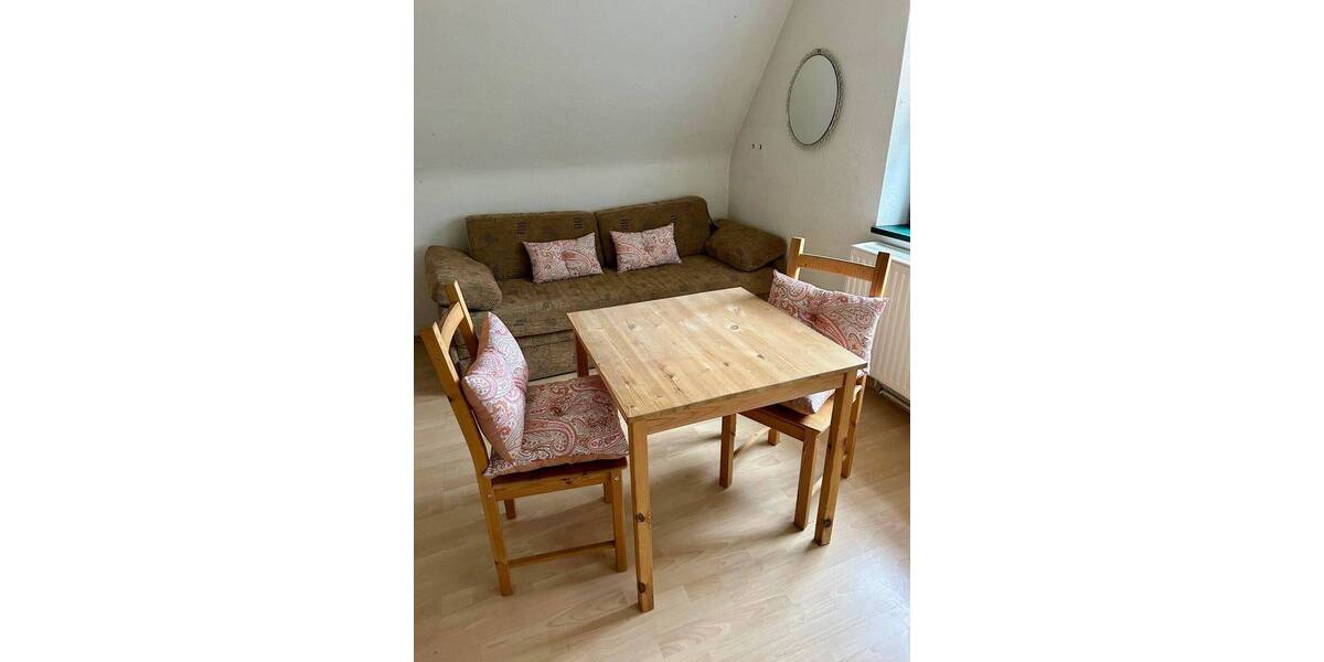 Charmante Doppelhaushälfte im fränkischen Stil mit Garage in ruhiger Wohnlage von Alterlangen (sanierungsbedürftig) 5 zimmer