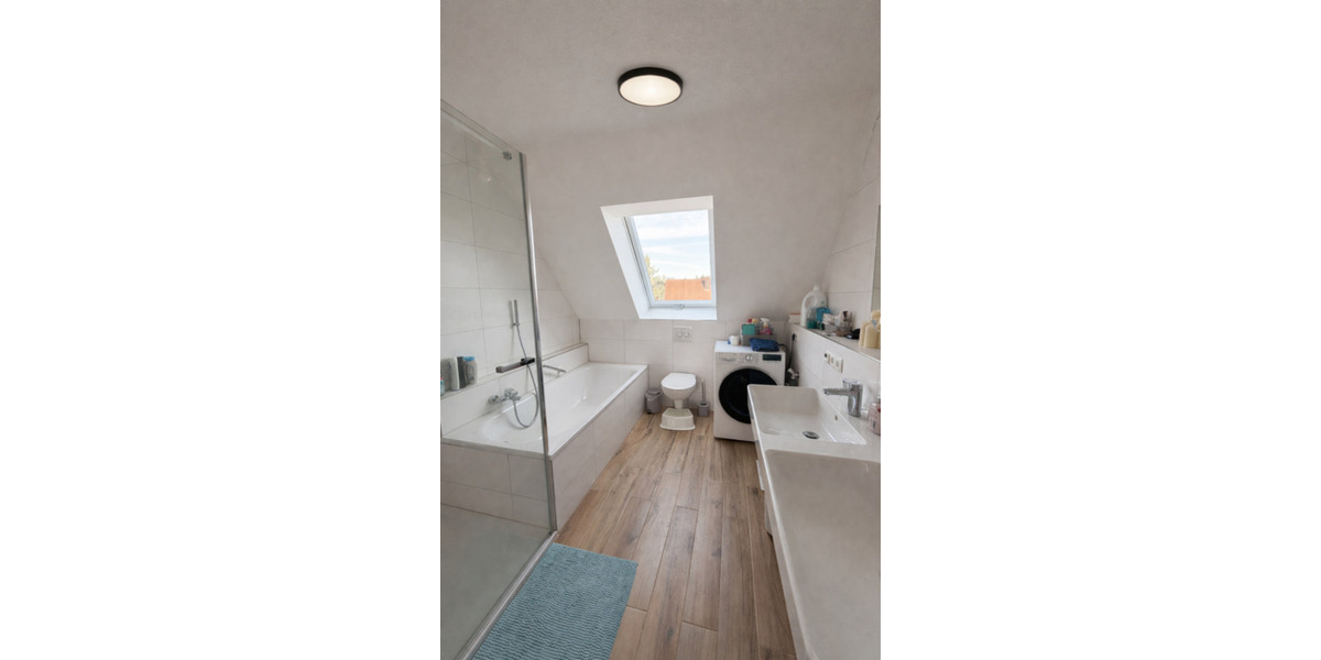 Dachgeschoßwohnung Eckental - 3 Zimmer, 88 m&sup2;, 2.000&euro; | Angebot:25395627