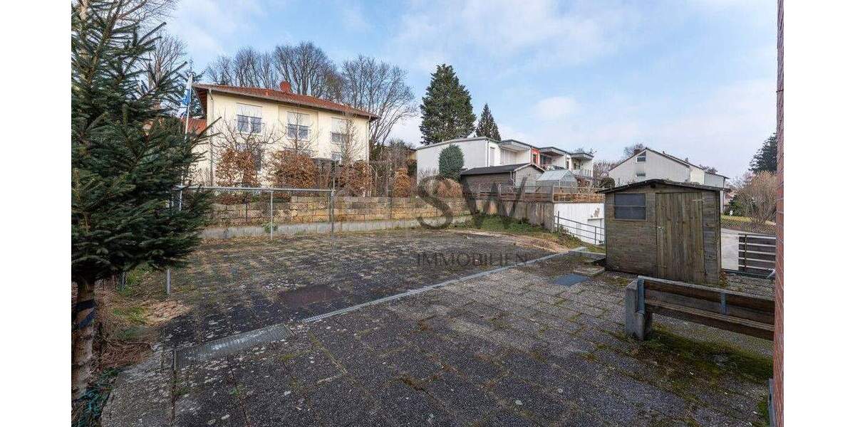 Wohn- und Geschäftshaus mit Entwicklungspotenzial in Fürth-Unterfarrnbach 1 zimmer