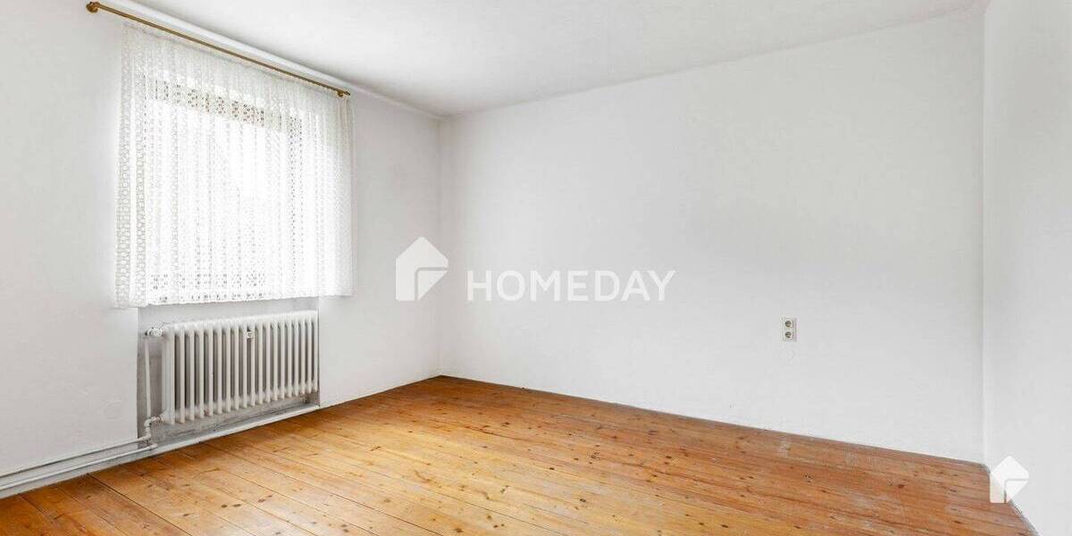 Attraktives Zweifamilienhaus mit 8 Zimmern, EBK und Garage in ruhiger Lage von Nürnberg 8 zimmer