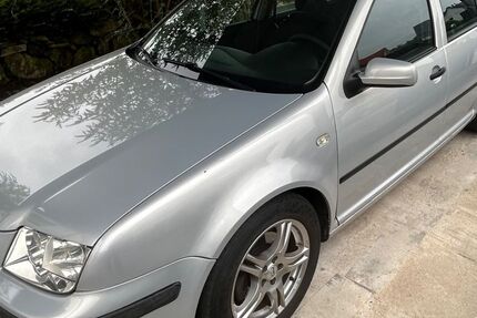 VW Bora 152.000 km 3.950 € Heroldsbach 91336