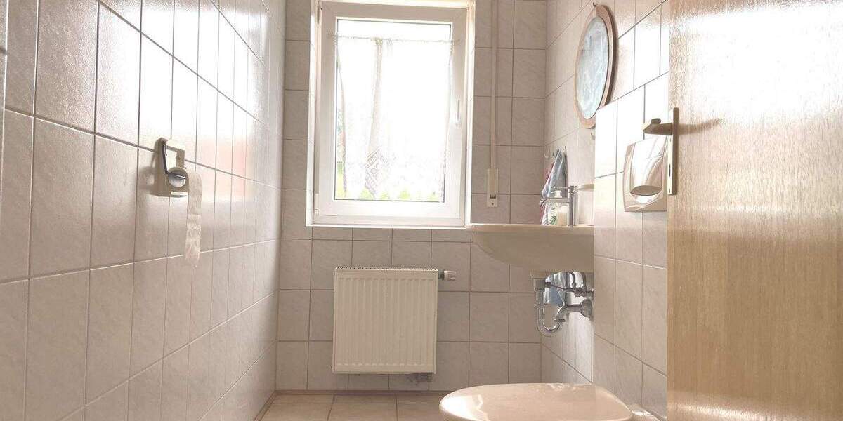 Einfamilienhaus Roßtal Weitersdorf - 9 Zimmer, 187 m&sup2;, 349.000&euro; | Angebot:25211193