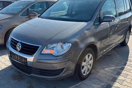 VW Touran 107.000 km 3.990 &euro; Buchschwabach bei Nürnberg 90574