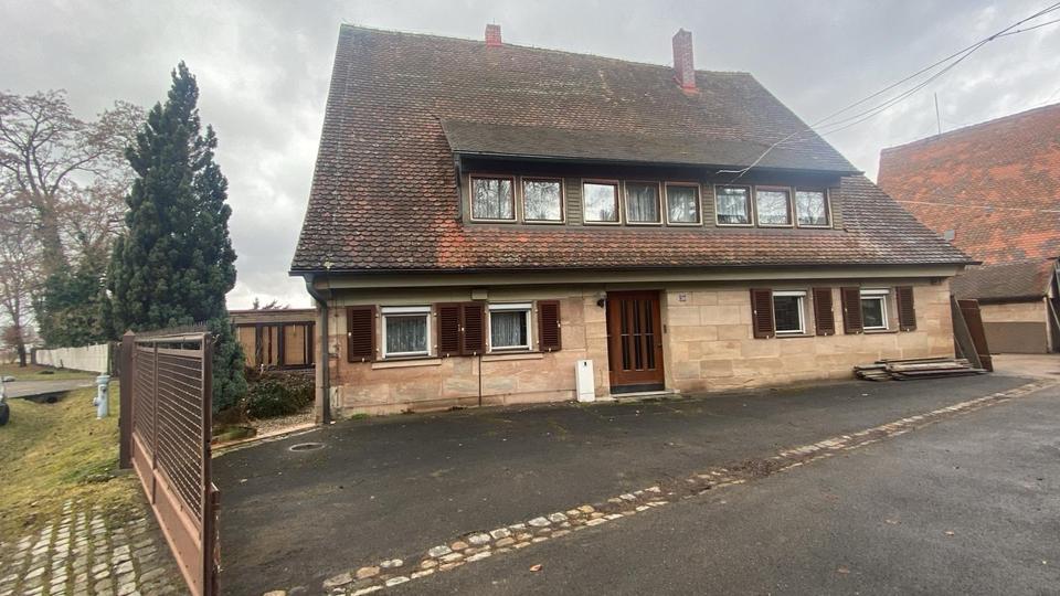 Bauernhaus, Landhaus Nürnberg Gibitzenhof - 8 Zimmer, 250 m&sup2;, 2.500&euro; | Angebot:25767124