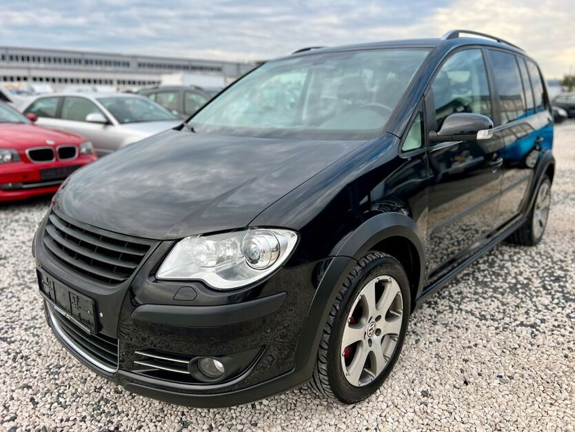 VW Touran 202.441 km 5.750 € Nürnberg 90431