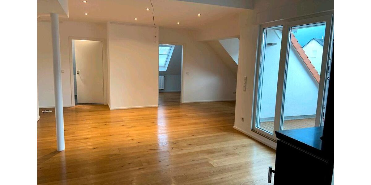 Dachgeschoßwohnung Nürnberg Rabus - 3.5 Zimmer, 103 m&sup2;, 1.500&euro; | Angebot:27582192