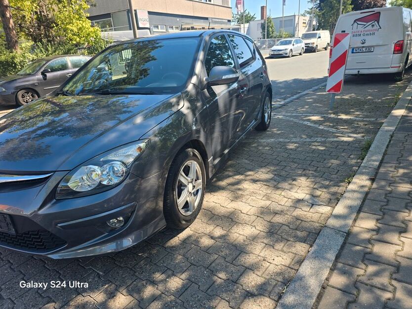 Hyundai i30 178.000 km 2.700 € Nürnberg 90431