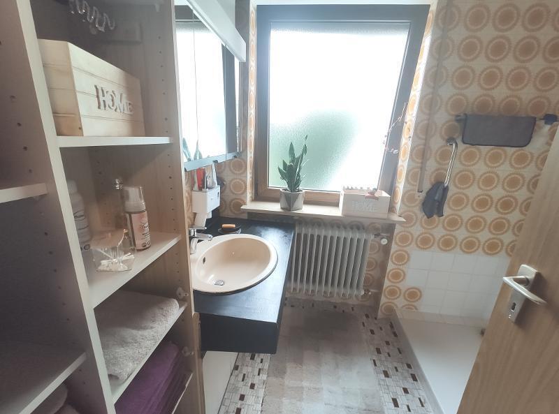 4 Zi. EG Wohnung mit Terrasse, Gartenanteil und Garage