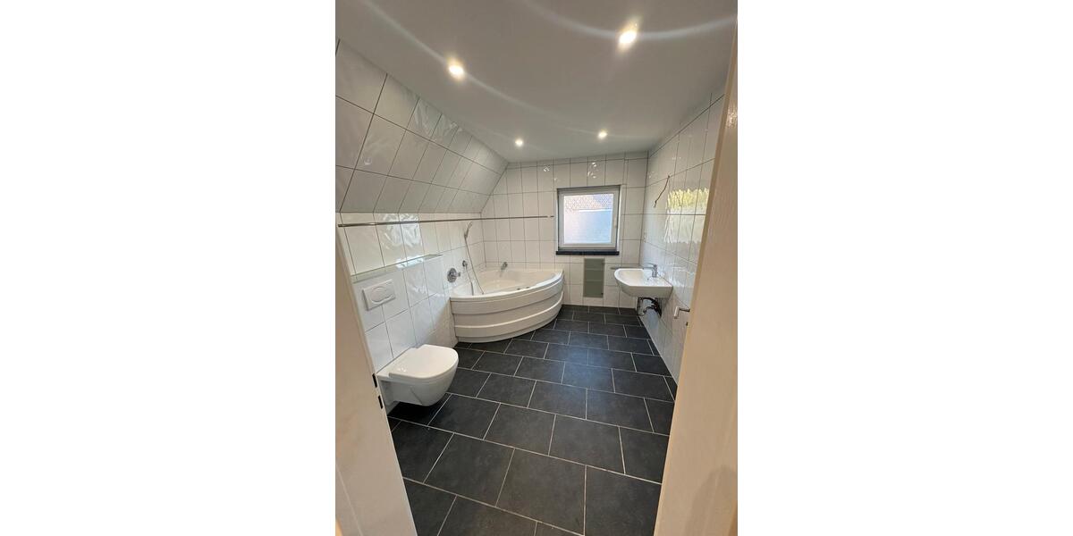 Etagenwohnung Nürnberg Buchenbühl - 3 Zimmer, 92 m&sup2;, 900&euro; | Angebot:26285841