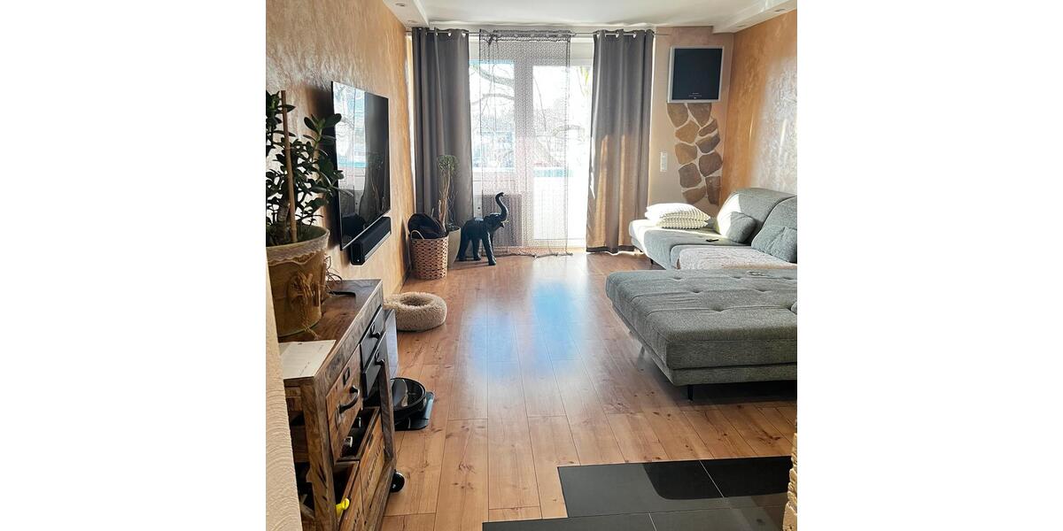 Wohnung 4 Zimmer renoviert, sehr gepflegt 4 zimmer