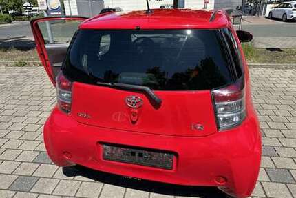 Toyota iQ