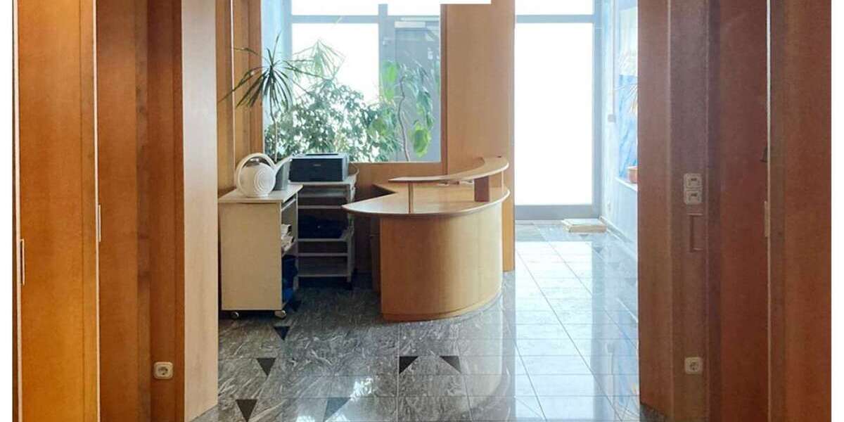 Büro in Schwaig 1.400 € 156 m² zimmer