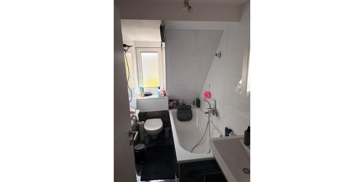 Dachgeschoßwohnung Nürnberg Eibach - 3 Zimmer, 60 m&sup2;, 990&euro; | Angebot:26281642