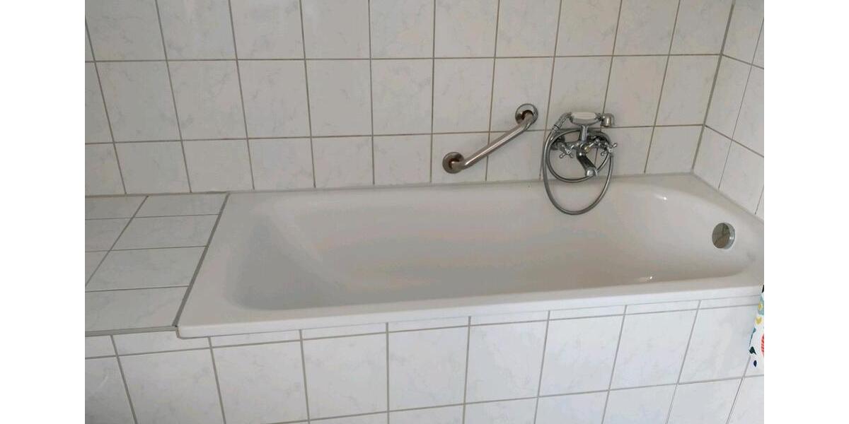 Wohnung von privat - provisionsfrei - zentral + hell + großzügig 4 zimmer