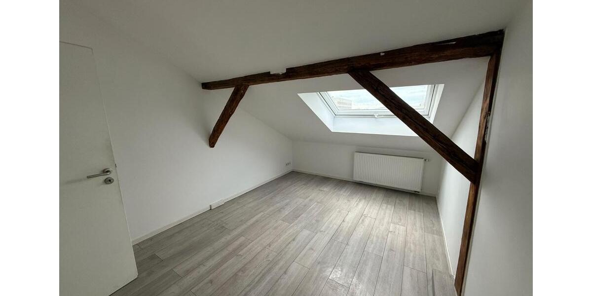 Dachgeschoßwohnung Nürnberg Eberhardshof - 4 Zimmer, 78 m&sup2;, 950&euro; | Angebot:27567895