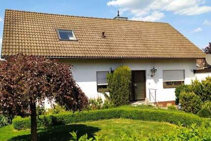 689.000,- für 200 qm Haus mit Potential für zwei Wohneinheiten oder für Selbständigkeit (z.B. Büro) 5 zimmer