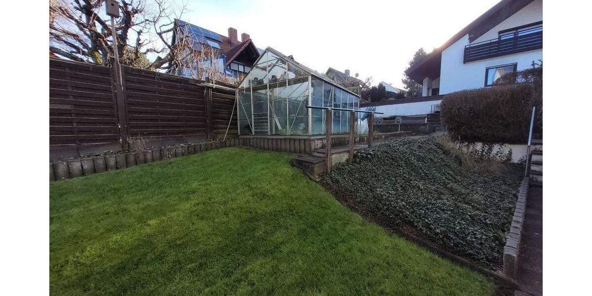 * EINZIEHEN + WOHLFÜHLEN * wertiges GENERATIONEN-EFH mit GARAGE, STELLPLATZ, GARTEN + vielen EXTRAS* 5 zimmer