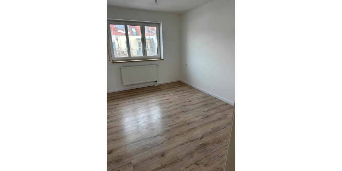 Reihenhaus Hersbruck - 4 Zimmer, 135 m&sup2;, 1.280&euro; | Angebot:26462344
