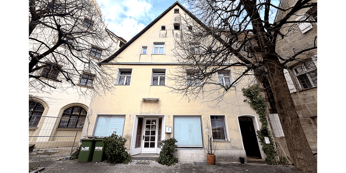 Einfamilienhaus Hersbruck - 8 Zimmer, 200 m&sup2;, 365.000&euro; | Angebot:26143382
